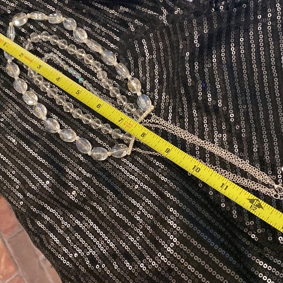 LIZ CLAIBORNE - necklace: triple-tier, multi-sized clear iridescent beads, adj. - Picture 12 of 16